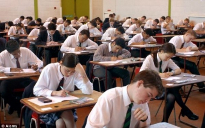 Era lucrarilor de control la scoala va lua sfarsit. Cu ce vor fi inlocuite testele pe hartie