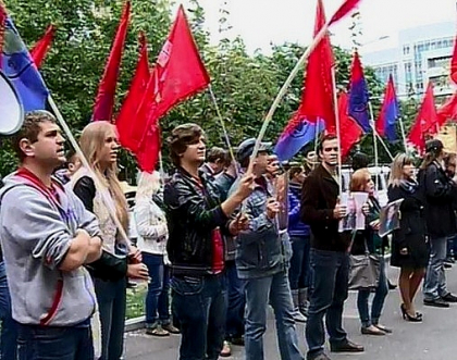 Comunistii in strada: "Procuratura este complicele privatizarii BEM si concesionarii Aeroportului"