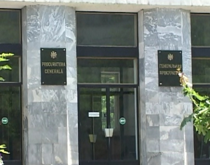 Afacere cu ONG-uri: Trei persoane, retinute pentru escrocherie. Cum obtineau bani de la europeni