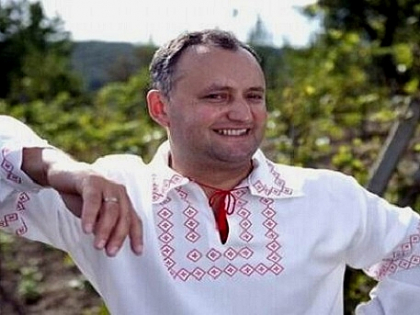 Asa nu l-ai mai vazut! Deputatul Igor Dodon, la iaz cu copii si nepotii in satul de bastina - VIDEO Asa nu l-ai mai vazut! Deputatul Igor Dodon, la iaz cu copii si nepotii in satul de bastina - VIDEO