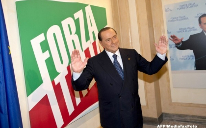Criza politica in Italia. Ministrii partidului lui Silvio Berlusconi si-au prezentat demisiile Criza politica in Italia. Ministrii partidului lui Silvio Berlusconi si-au prezentat demisiile