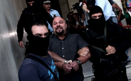 Liderii neo-nazisti greci, arestati dupa un val de violente ce au culminat cu uciderea unui rapper