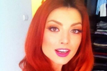 Vedete la machiaj: Loredana, Elena Gheorghe, Antonia si Andra, inainte sa fie perfect fardate si coafate Vedete la machiaj: Loredana, Elena Gheorghe, Antonia si Andra, inainte sa fie perfect fardate si coafate