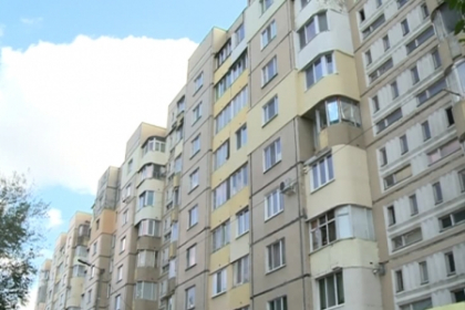 Tanara cazuta de la etaj a fost DETERMINATA la suicid! Ultimele ore din viata ei au fost un cosmar Tanara cazuta de la etaj a fost DETERMINATA la suicid! Ultimele ore din viata ei au fost un cosmar