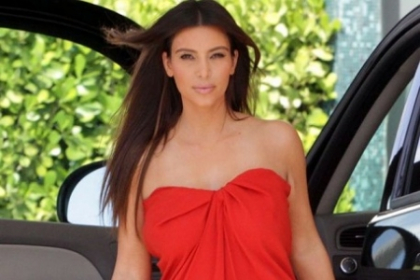 Kim Kardashian, la prima iesire publica dupa operatia de lifting a sanilor si liposuctie. Cum arata acum starleta Kim Kardashian, la prima iesire publica dupa operatia de lifting a sanilor si liposuctie. Cum arata acum starleta