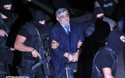 Grecia continua actiunea de reducere la tacere a partidului neonazist. Liderul Zorii Aurii, arestat Grecia continua actiunea de reducere la tacere a partidului neonazist. Liderul Zorii Aurii, arestat