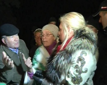 Protestele la Troita Noua continua. Localnicii au iesit din nou in strada. Ce-i nemultumeste Protestele la Troita Noua continua. Localnicii au iesit din nou in strada. Ce-i nemultumeste
