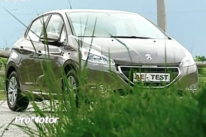 Peugeot 208 - masina care a fost conceputa cu armele barbatilor pentru a place femeilor Peugeot 208 - masina care a fost conceputa cu armele barbatilor pentru a place femeilor