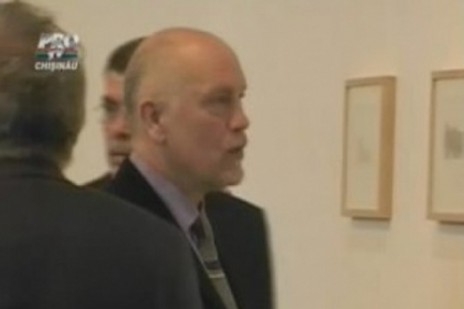 John Malkovich si-a prezentat o noua colectie de haine barbatesti