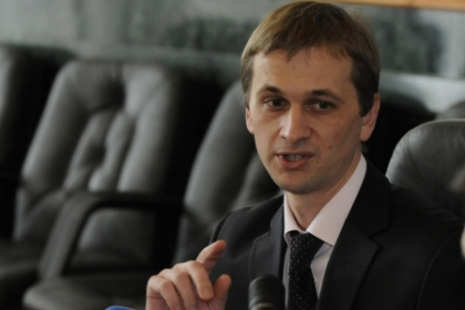 Dorin Dragutanu: "Actionarii care au 30 la suta din actiunile MAIB nu vor putea vota fara acordul BNM" Dorin Dragutanu: "Actionarii care au 30 la suta din actiunile MAIB nu vor putea vota fara acordul BNM"