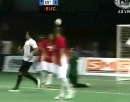 Zeul fotbalului in sala, Falcao, loveste din nou: Poate pretinde la titlul de cel mai tare gol al anului