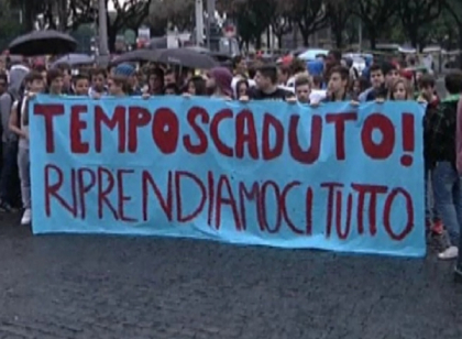 Mii de studenti italieni au blocat centrul istoric al Romei. Ce i-a nemultumit Mii de studenti italieni au blocat centrul istoric al Romei. Ce i-a nemultumit