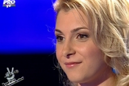 Moldoveanca Marcela Scripcaru a impresionat juriul de la " Vocea Romaniei" si a trecut in etapa urmatoare