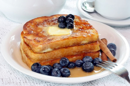 Lectia de gust: French toast, un deliciu pregatit in 5 minute Lectia de gust: French toast, un deliciu pregatit in 5 minute