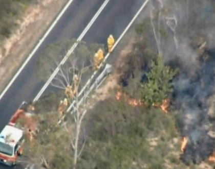 Incendiile de vegetatie fac prapad in Australia. O persoana a murit, iar sute de case au fost distruse Incendiile de vegetatie fac prapad in Australia. O persoana a murit, iar sute de case au fost distruse