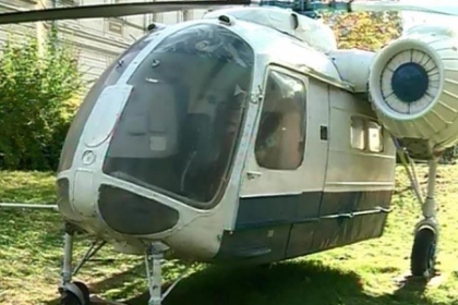 Un elicopter a aterizat in curtea Muzeului National de Istorie din Chisinau. Cum a ajuns acolo Un elicopter a aterizat in curtea Muzeului National de Istorie din Chisinau. Cum a ajuns acolo