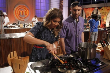 Beef Wellington in “sangele patriei" si rata aproape vie. Ce au gatit vedetele la MasterChef – Proba celebritatii Beef Wellington in “sangele patriei" si rata aproape vie. Ce au gatit vedetele la MasterChef – Proba celebritatii