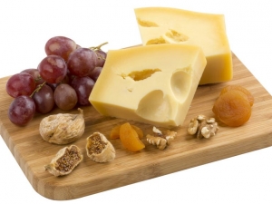 O petrecere pe care nimeni nu o va uita! Piesa de rezistenta: platoul de branzeturi si fructe O petrecere pe care nimeni nu o va uita! Piesa de rezistenta: platoul de branzeturi si fructe