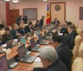 Filat: Nu sunt un premier marioneta si nu comentez tampeniile lui Lupu