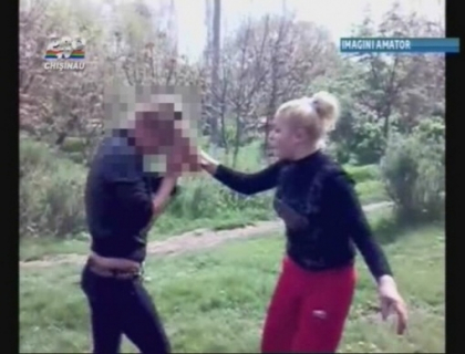 Caz REVOLTATOR la Cimislia! Eleva BATUTA cu cruzime de o colega de clasa Caz REVOLTATOR la Cimislia! Eleva BATUTA cu cruzime de o colega de clasa
