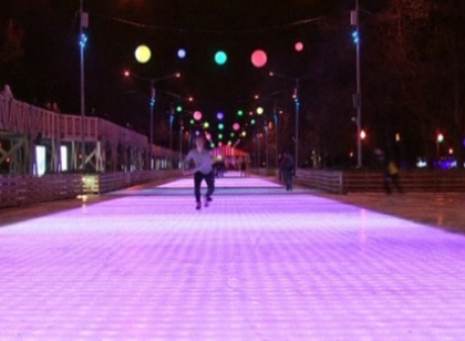 Cel mai mare patinoar din Europa a fost deschis in Rusia. Vezi cum arata Cel mai mare patinoar din Europa a fost deschis in Rusia. Vezi cum arata