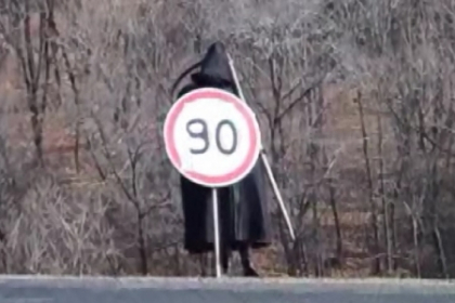 Campanie inedita de prevenire a accidentelor rutiere, in Rusia: Soferii au ramas socati Campanie inedita de prevenire a accidentelor rutiere, in Rusia: Soferii au ramas socati