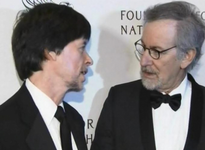 Stiven Spielberg, decorat cu o distinctie speciala: A ecranizat istoria prin filmele sale Stiven Spielberg, decorat cu o distinctie speciala: A ecranizat istoria prin filmele sale