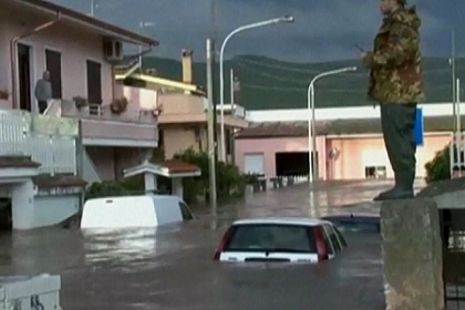 Italia se recupereaza dupa inundatii: 16 oameni au murit, iar cateva zeci de persoane sunt date disparute Italia se recupereaza dupa inundatii: 16 oameni au murit, iar cateva zeci de persoane sunt date disparute