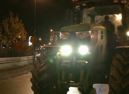 Proteste cu tractoare la Paris. Ce i-a nemultumit pe fermierii francezi Proteste cu tractoare la Paris. Ce i-a nemultumit pe fermierii francezi