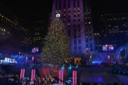 New Yorkul, in haine de sarbatoare. Cum arata Pomul de Craciun instalat in fata Rockefeller Center New Yorkul, in haine de sarbatoare. Cum arata Pomul de Craciun instalat in fata Rockefeller Center