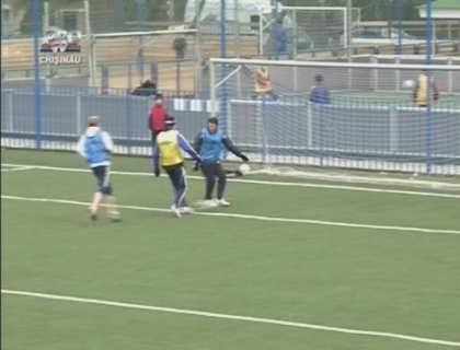 Jucatorii selectionatei Moldovei nu pot fara fotbal nici in vacanta