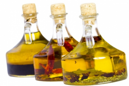 Camara de acasa. Cum sa faci uleiuri aromate la tine in bucatarie Camara de acasa. Cum sa faci uleiuri aromate la tine in bucatarie