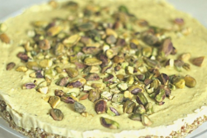 Cheesecake raw vegan cu fistic pentru diabetici