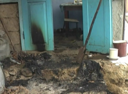 Moarte suspecta la Soldanesti. Un barbat a fost gasit ars in casa. Ce spun politistii Moarte suspecta la Soldanesti. Un barbat a fost gasit ars in casa. Ce spun politistii