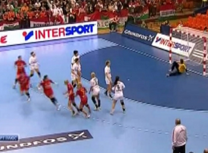 Nationala Romaniei de handbal feminin ataca primul loc la Mondiale. Cum a batut-o pe Ungaria Nationala Romaniei de handbal feminin ataca primul loc la Mondiale. Cum a batut-o pe Ungaria