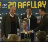 Olandezul Ibrahim Afellay a fost prezentat oficial la Barcelona Olandezul Ibrahim Afellay a fost prezentat oficial la Barcelona