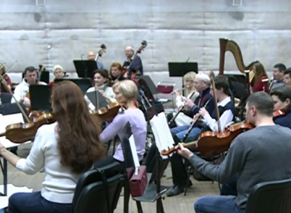 Atmosfera de sarbatori la Filarmonica Nationala. Cum se pregatesc artistii pentru concertul de Craciun Atmosfera de sarbatori la Filarmonica Nationala. Cum se pregatesc artistii pentru concertul de Craciun