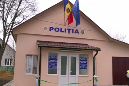 Politistii din 4 sate din Ungheni, in casa noua. Cum arata sectorul de politie EUROPEAN, inaugurat la Valea Mare Politistii din 4 sate din Ungheni, in casa noua. Cum arata sectorul de politie EUROPEAN, inaugurat la Valea Mare