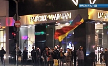Zeci de moldoveni au protestat la Bucuresti in fata postului de televiziune B1: "O mizerie de om"