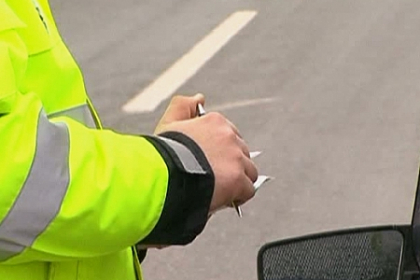 Doi politisti din capitala, prinsi in flagrant luand MITA de la un sofer