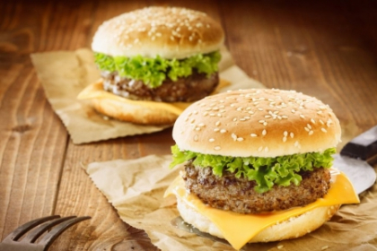 Mancarea care iti saboteaza creierul. Un motiv in plus sa nu consumi junk food