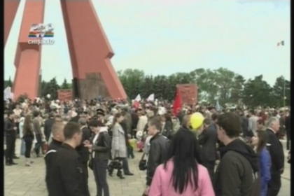 Miting electoral de 9 mai. Veterani si inalti demnitari au sarbatorit cu drapele Ziua Victoriei Miting electoral de 9 mai. Veterani si inalti demnitari au sarbatorit cu drapele Ziua Victoriei