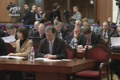 Sedinta cu scantei la Parlament! Proiectul politicii fiscale, votat in prima lectura Sedinta cu scantei la Parlament! Proiectul politicii fiscale, votat in prima lectura