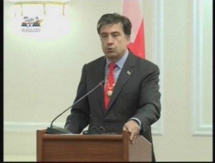 Mihail Saakasvili a ajuns la Chisinau si a fost decorat cu Ordinul Republicii Mihail Saakasvili a ajuns la Chisinau si a fost decorat cu Ordinul Republicii