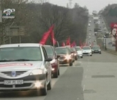 Comunistii au organizat un raliu rosu prin Chisinau, fiind huiduiti in centru de cativa trecatori