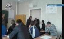 Educatie cu pumnul la scoala profesionala din Razeni Educatie cu pumnul la scoala profesionala din Razeni