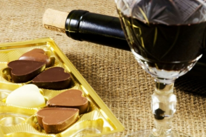 Ghidul cadoului perfect de Ziua Indragostitilor: vin si ciocolata Ghidul cadoului perfect de Ziua Indragostitilor: vin si ciocolata