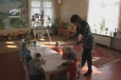 La gradinita ca in frigider. Micutii sunt nevoiti sa indure temperaturi de pana la 10 grade