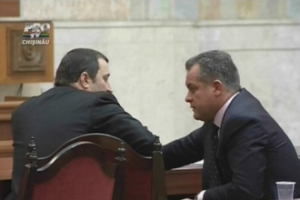 Vlad Plahotniuc alias Vlad Ulinici: Sunt si extraterestru Vlad Plahotniuc alias Vlad Ulinici: Sunt si extraterestru