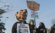 In jur de o mie de protestatari au cerut demisia lui Silvio Berlusconi
